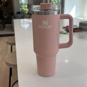 40 ounce light pink  Stanley